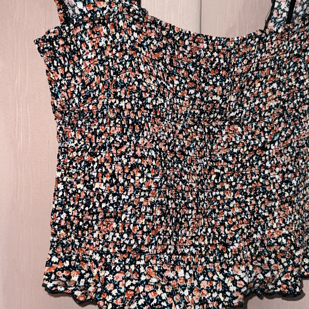 Flower Patterned Crop Top - Picture 3 of 3